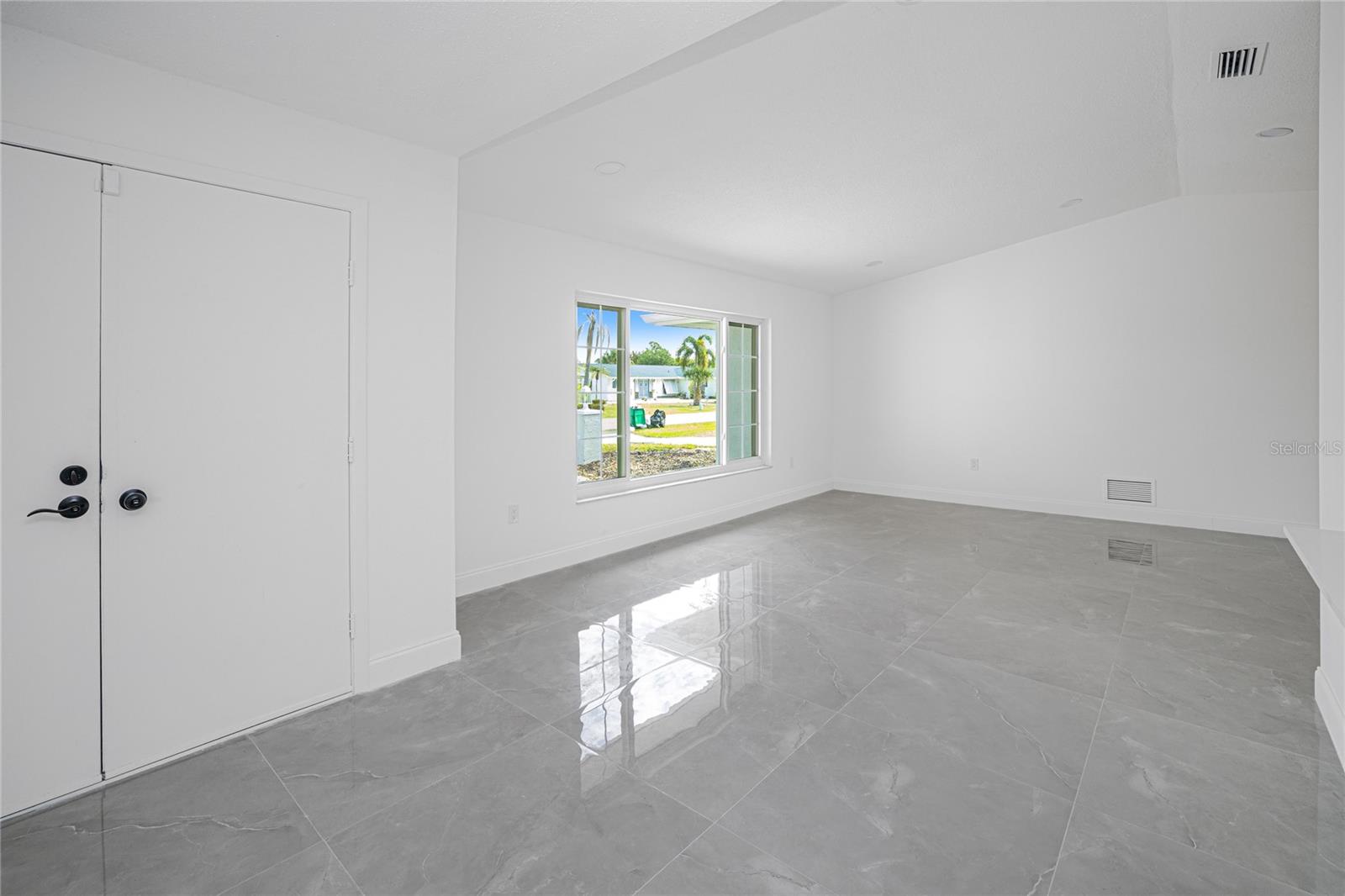 22457 OCEANSIDE AVENUE