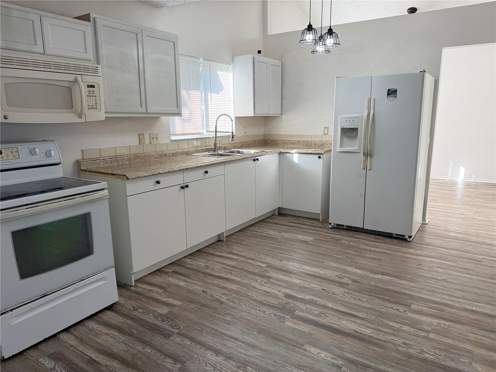 6416 LAKE HORSESHOE DRIVE