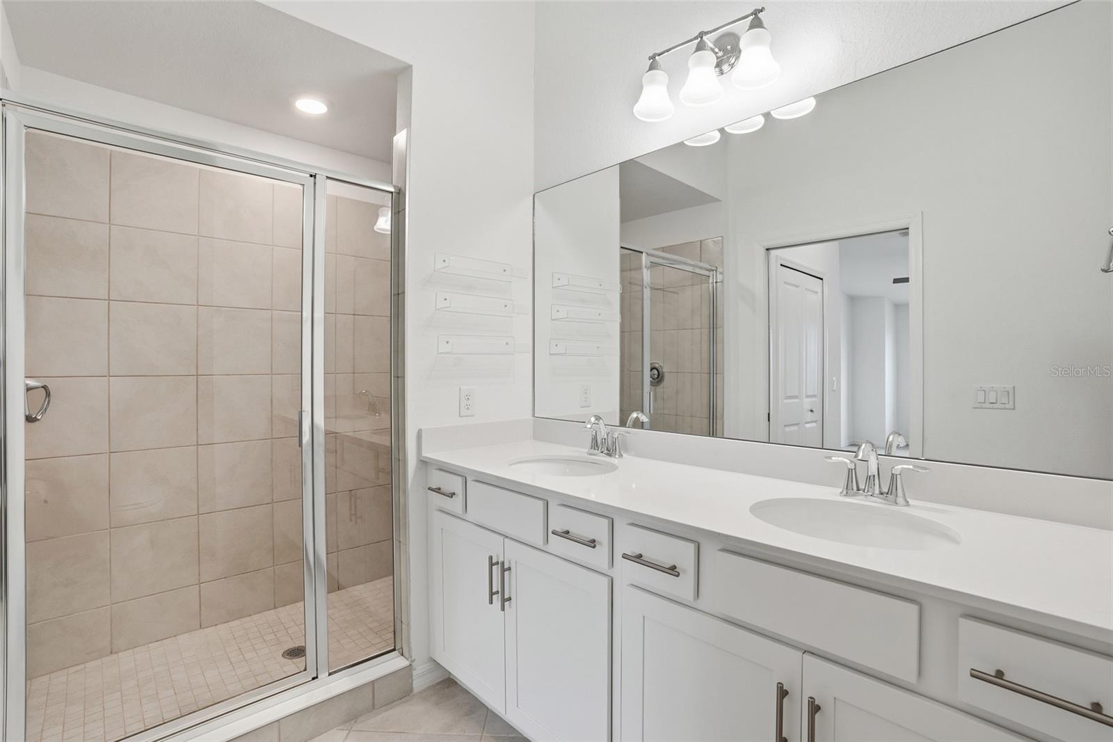 VERANDA II AT HERITAGE LANDING PHASE 2 BLDG 6 UNIT - Residential