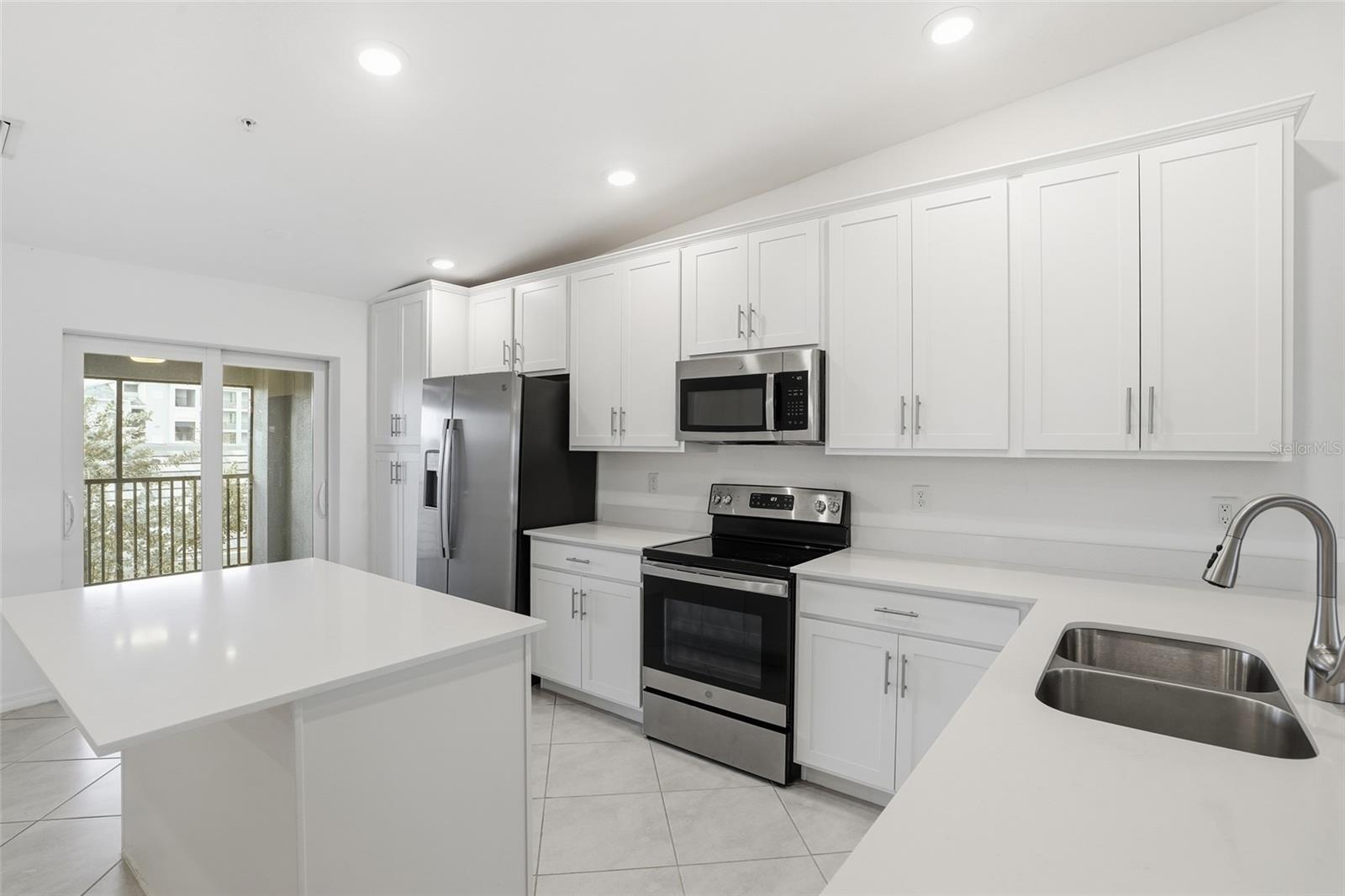 VERANDA II AT HERITAGE LANDING PHASE 2 BLDG 6 UNIT - Residential