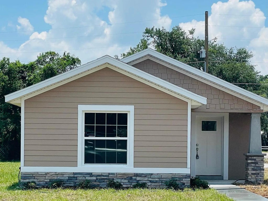 Photo of * 202 W Idlewild Ave &amp; 506 Fahnstock St, Eustis, FL 32726 (MLS # O6433064)