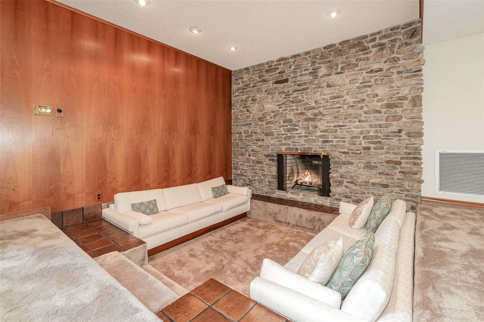 MAITLAND SHORES - Residential Lease