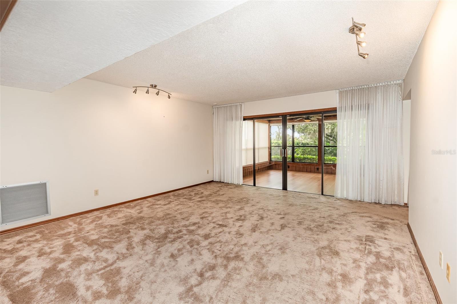 MAITLAND SHORES - Residential Lease