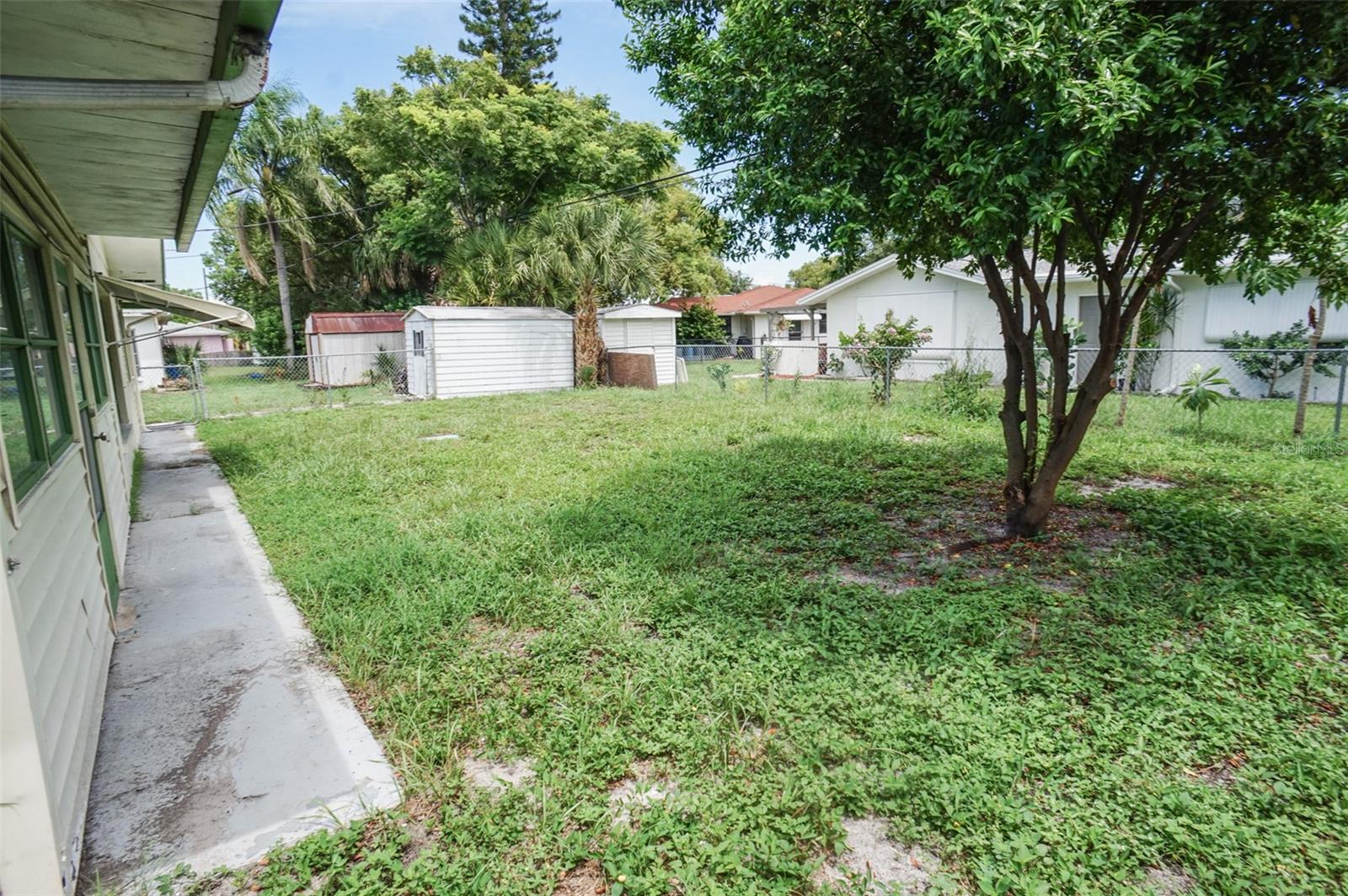 10414 AZALEA DRIVE