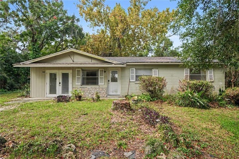 Photo of 508 South Dixie Avenue, Fruitland Park, FL 34731 (MLS # O6453786)