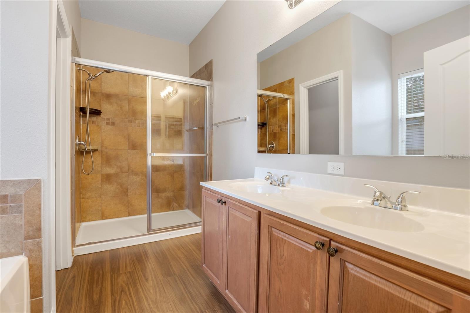 LIBERTY SQUARE - Residential Lease