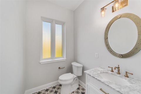 Tiny photo for 141 SE Watula Avenue, Ocala, FL 34471 (MLS # OM698716)