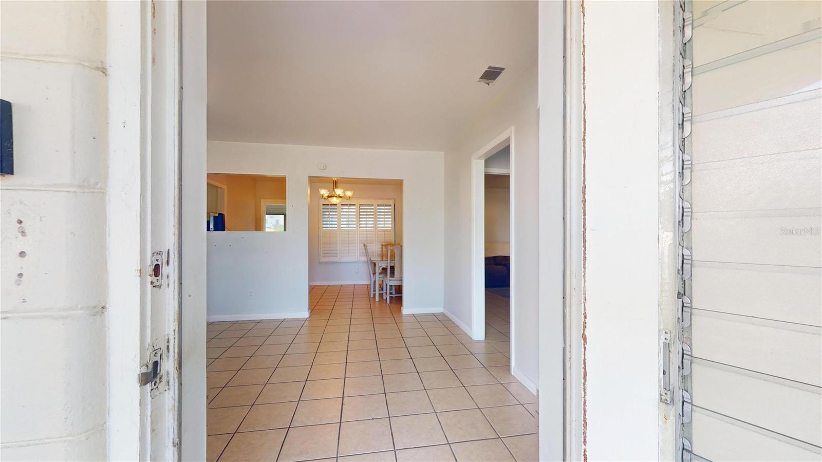 121 N SEMINOLE AVENUE