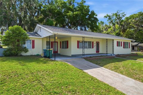 Photo of 121 N Seminole Avenue, Inverness, FL 34450 (MLS # OM722956)