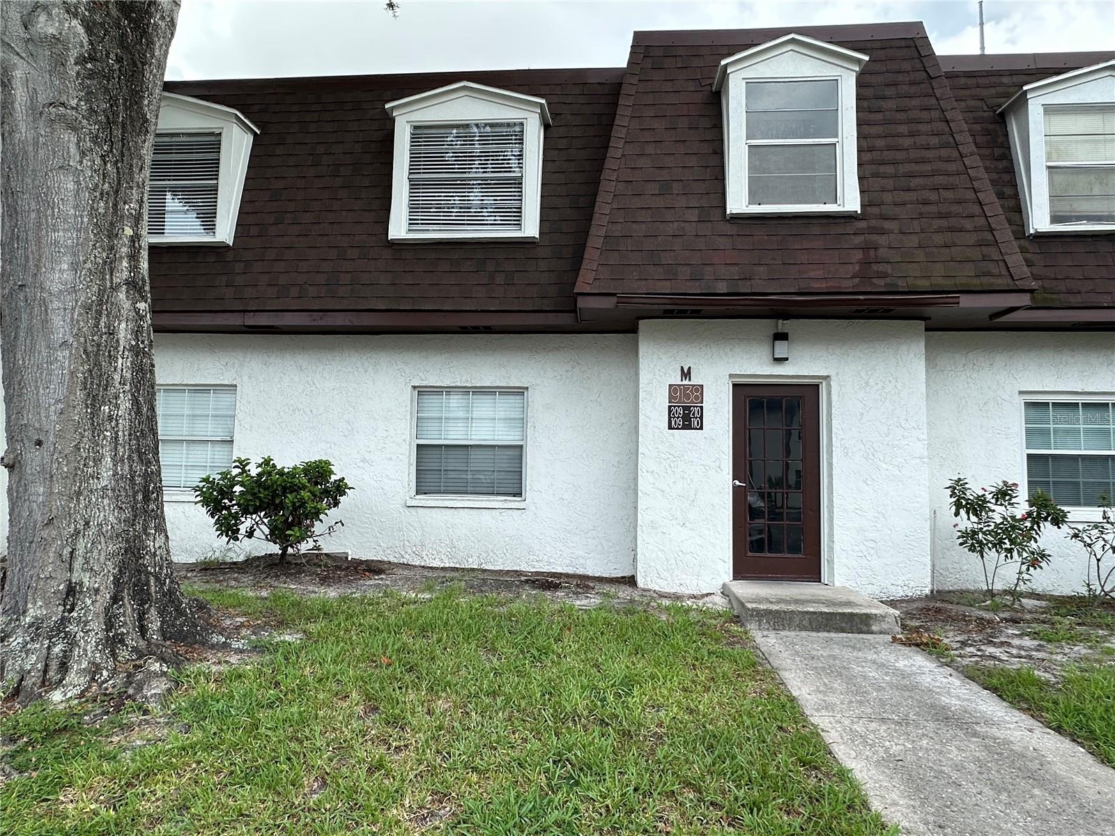 Come and see this 2 bed and 1 bath condo in Town and Country. Convenient located close to Tampa International Airport, Beaches and Shopping Centers. As a resident you will have access to Swimming pools, racket ball and basketball courts. This unit also has a private storage in the same floor. DON'T MISS THIS OPPORTUNITY AND SCHEDULE YOUR SHOWING TODAY.