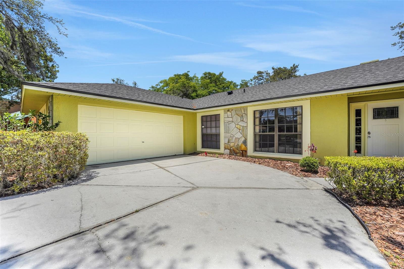 1226 LAKE LOOP