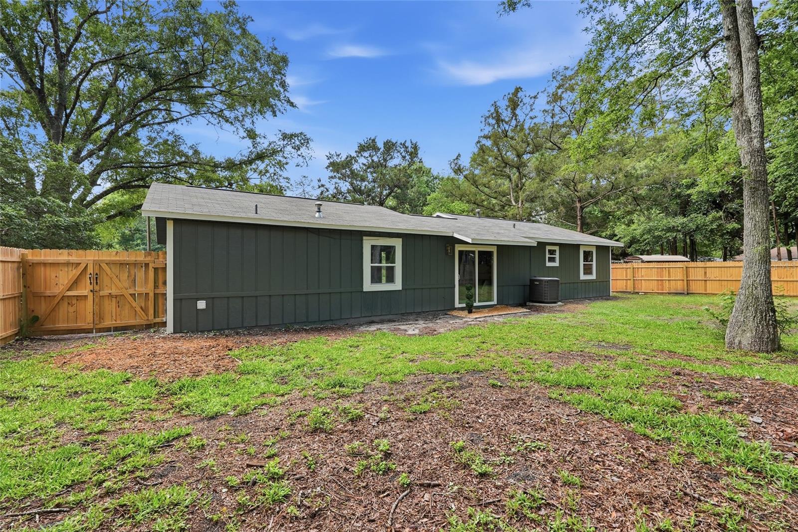 PALMETTO WOODS - Residential