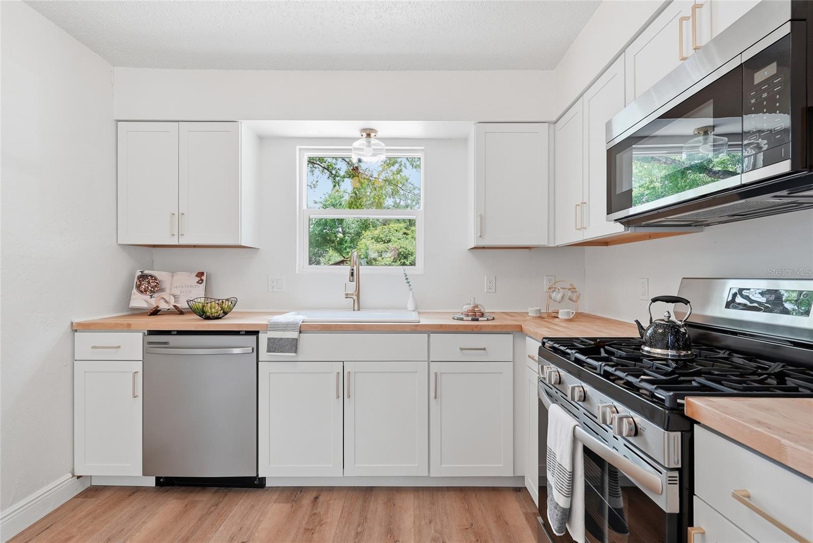 PALMETTO WOODS - Residential
