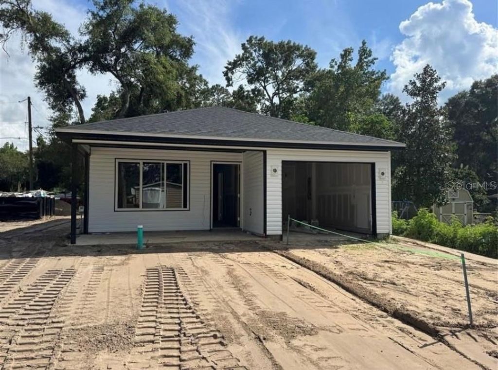 Photo of 15370 NE 2nd St, Williston, FL 32696 (MLS # GC535900)