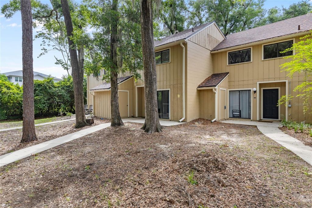 Photo of 507 NW 39th Road #320, Gainesville, FL 32607 (MLS # GC531785)