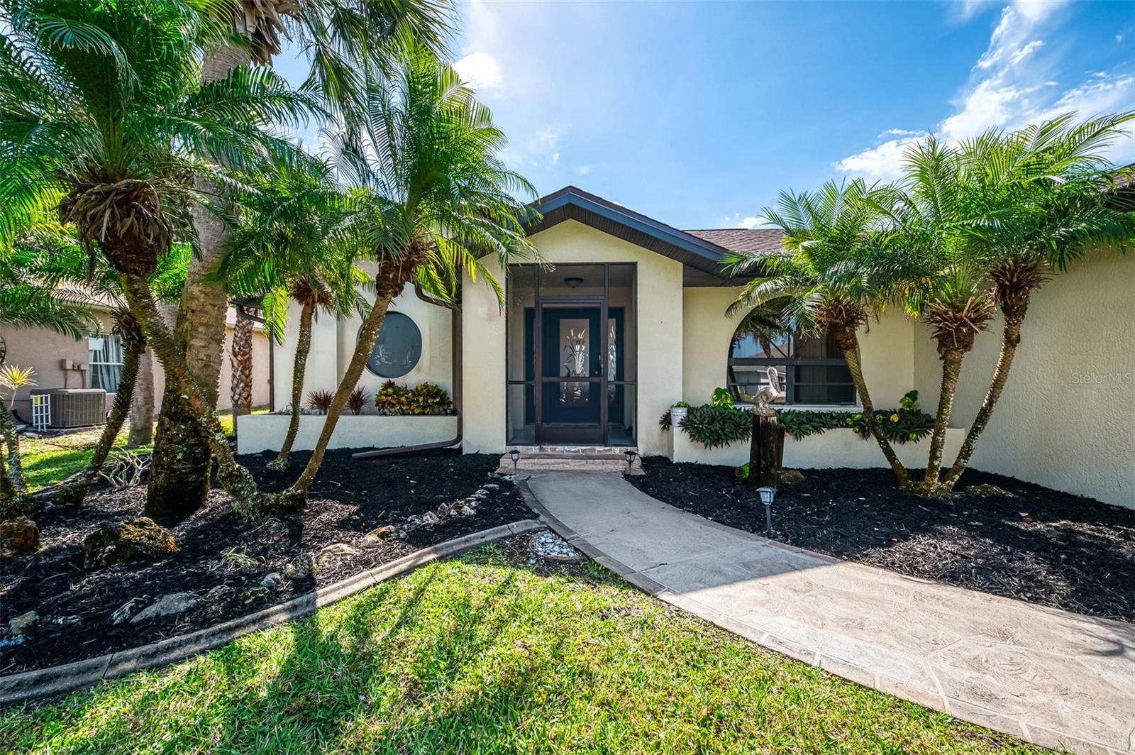 32 LONG MEADOW LANE