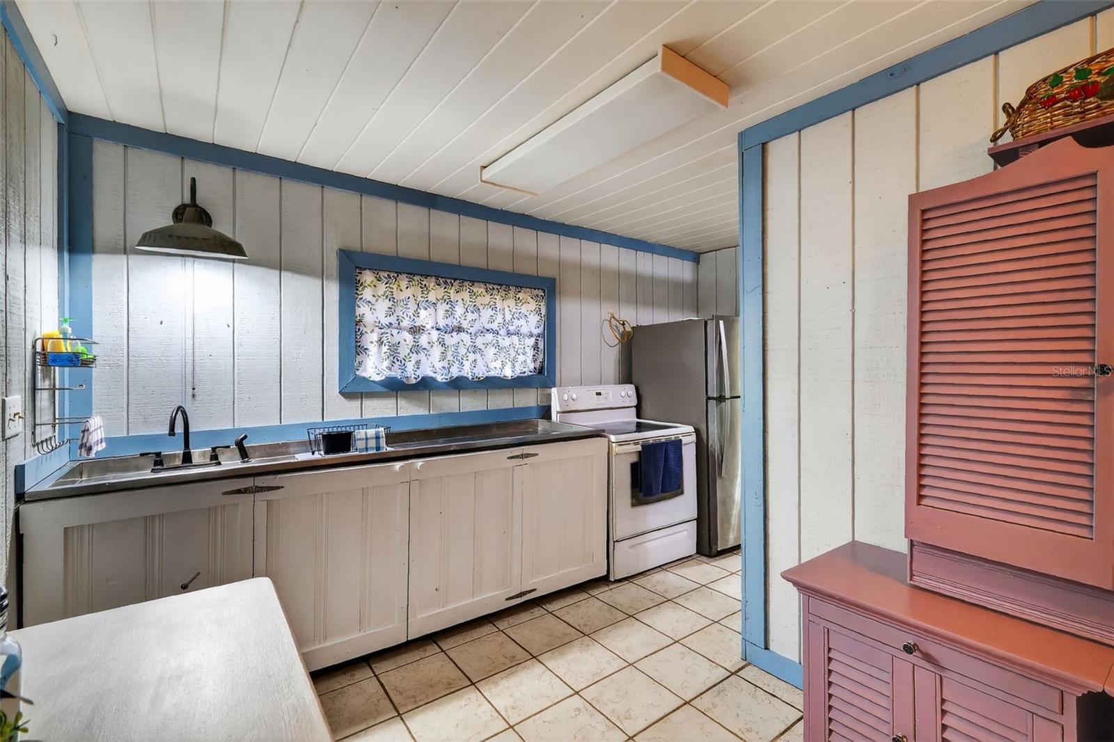 JERRY TAYLOR LNDG - Residential