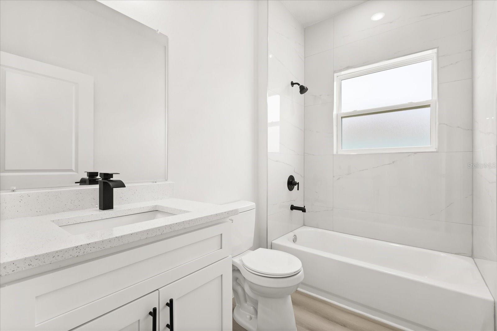 MARION OAKS UN 05 - Residential Lease