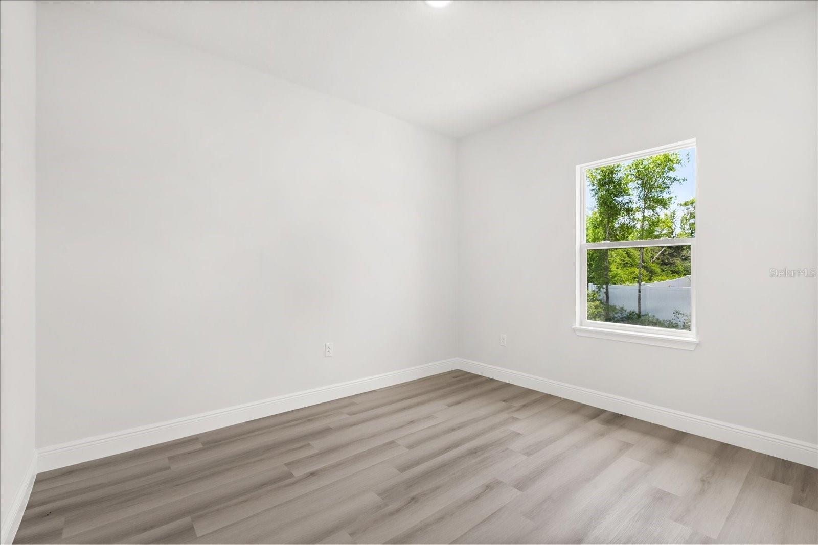 MARION OAKS UN 05 - Residential Lease