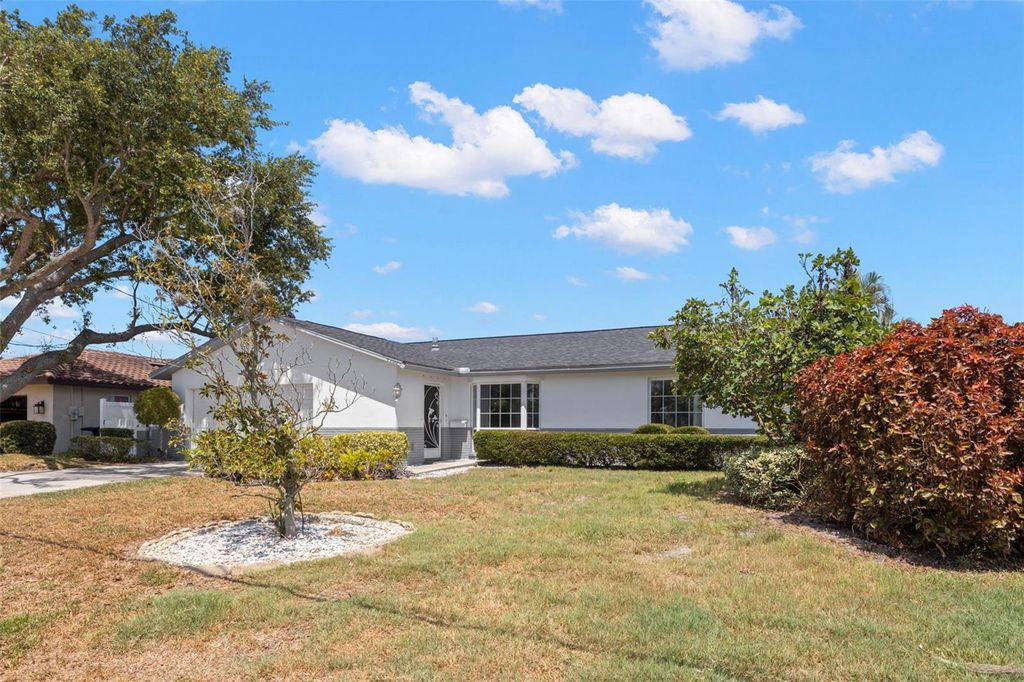 Photo of 4960 Dover Street NE, St Petersburg, FL 33703 (MLS # TB8522392)