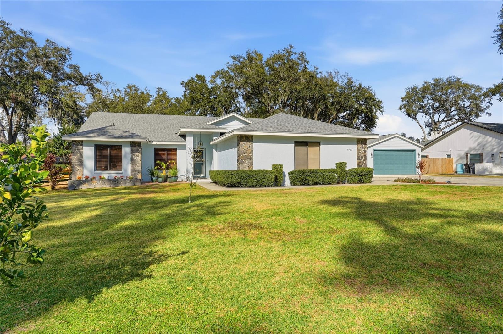 DEER BROOKE - Residential