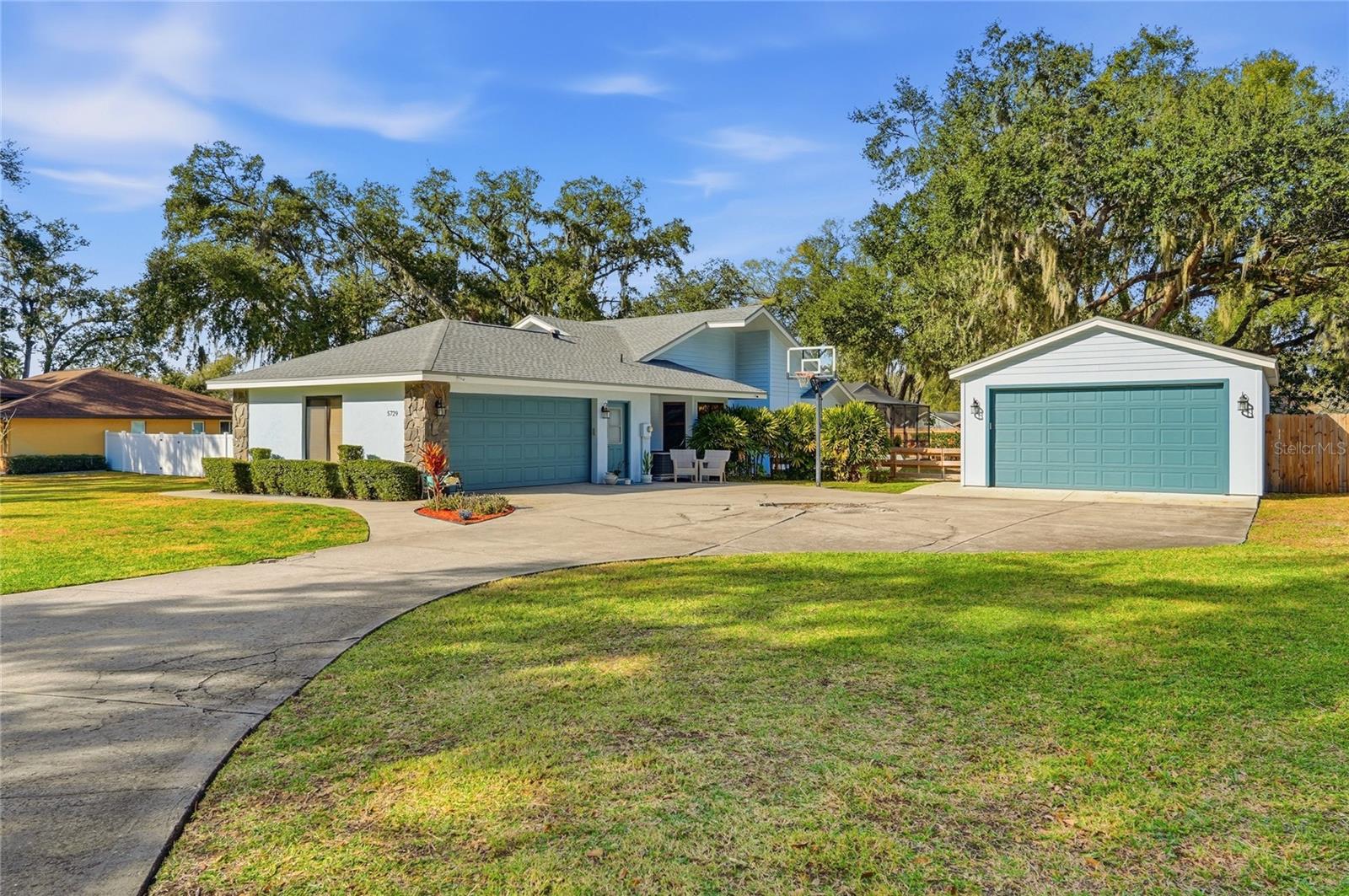 DEER BROOKE - Residential