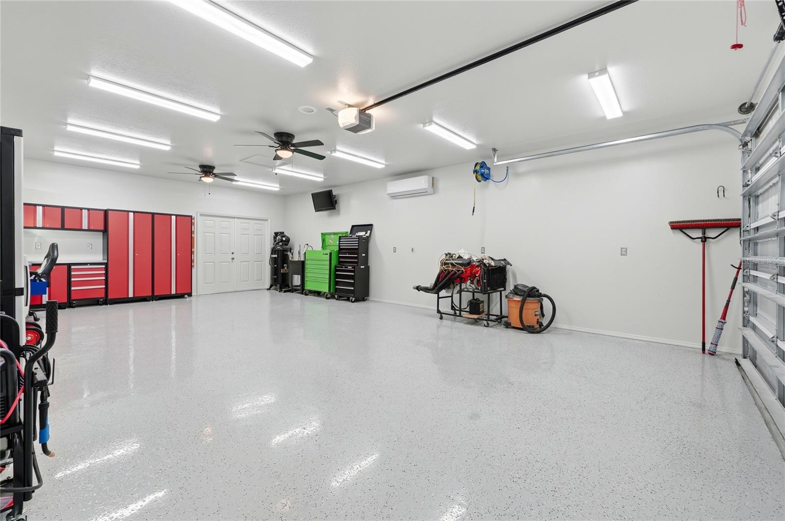 DEER BROOKE - Residential