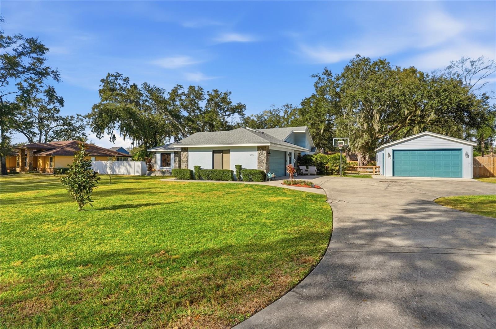 DEER BROOKE - Residential