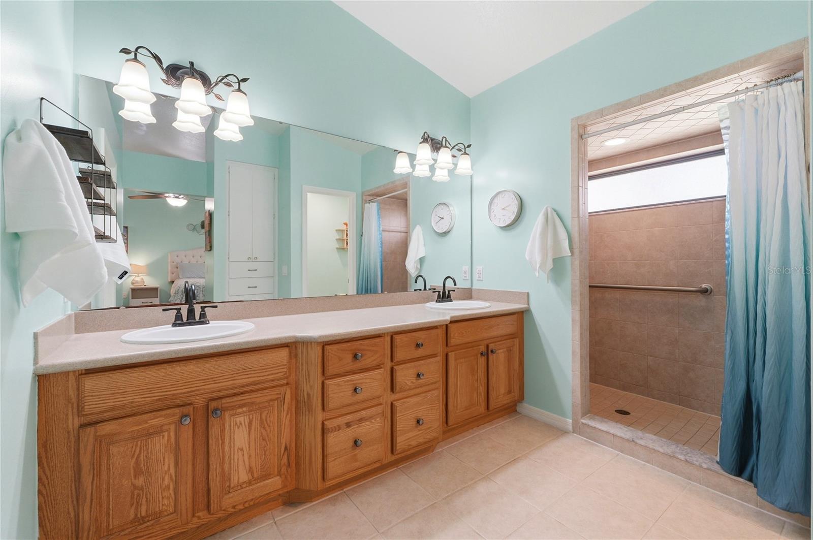 DEER BROOKE - Residential