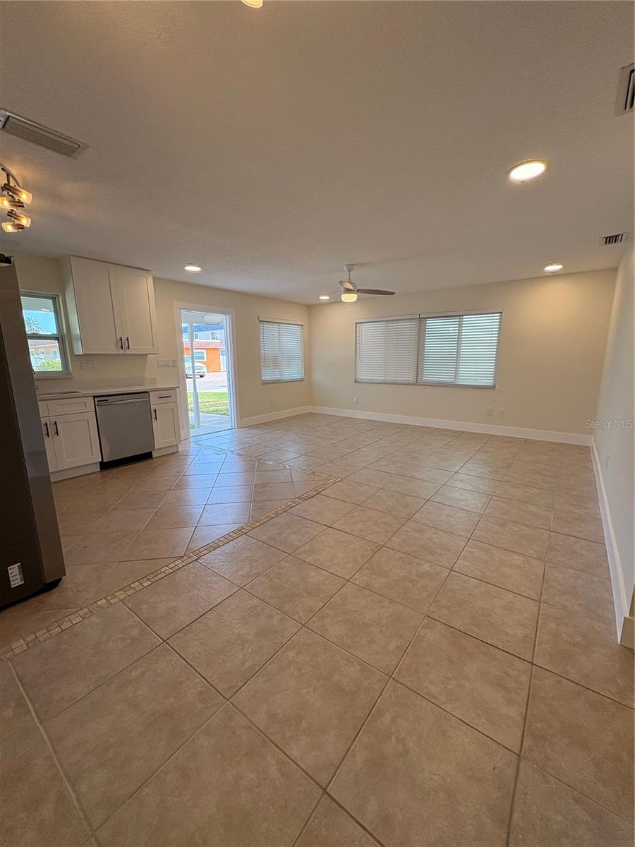 GAY SHORES - Residential Lease