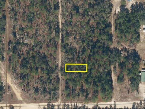 104 PINE WAY INTERLACHEN FL 32148