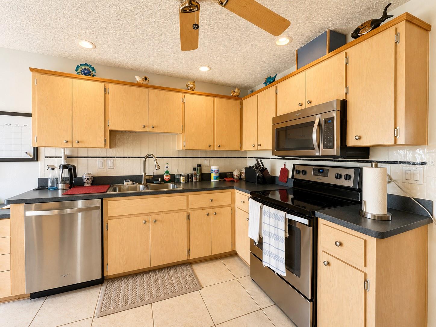 HOURGLASS LAKES PH 3 - Residential
