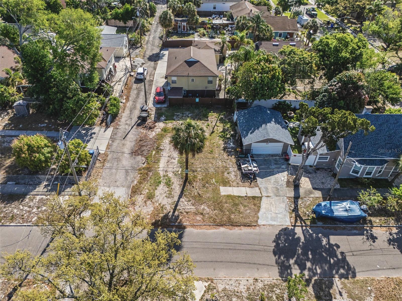 CROMWELL HEIGHTS - Land