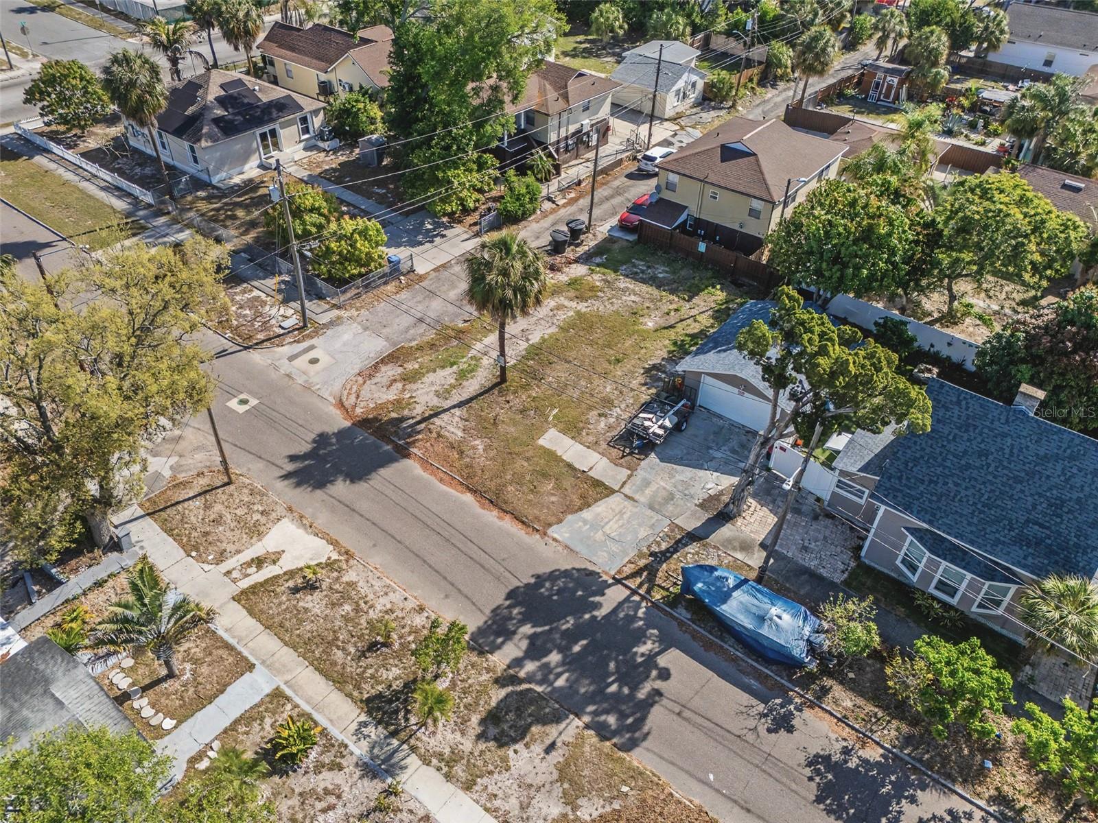 CROMWELL HEIGHTS - Land