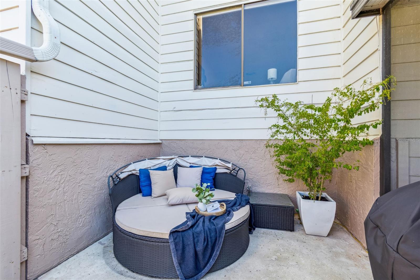 FEATHER SOUND - Residential