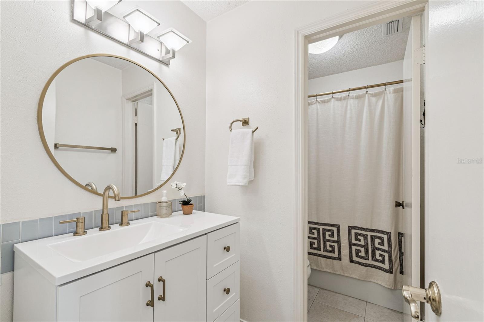 FEATHER SOUND - Residential