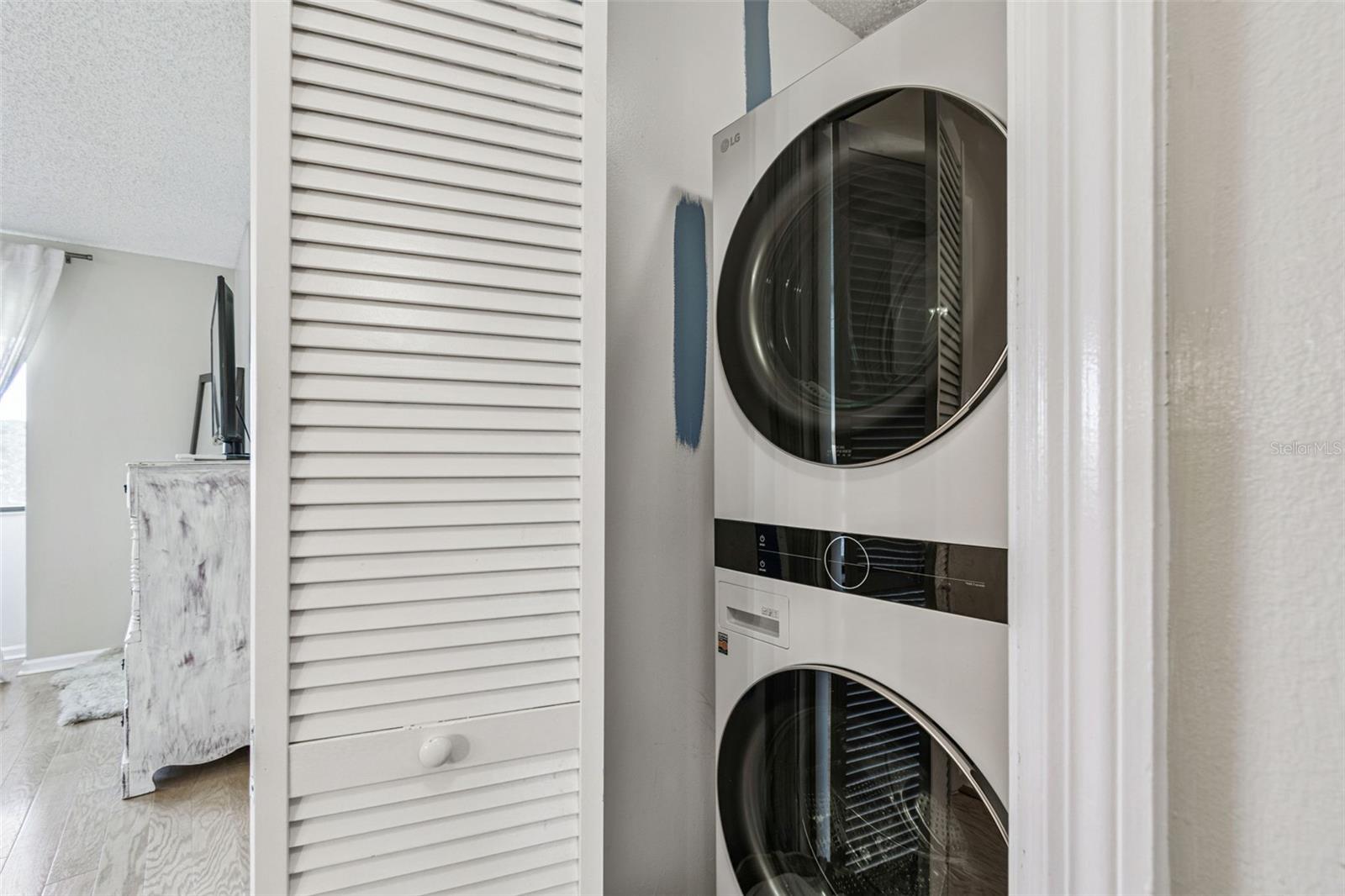 FEATHER SOUND - Residential