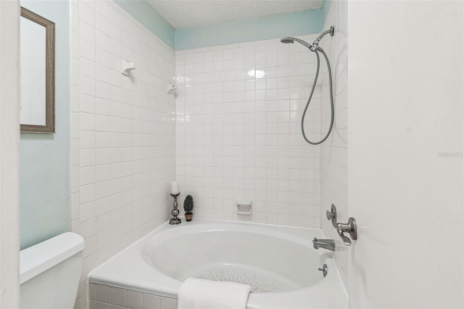 FEATHER SOUND - Residential