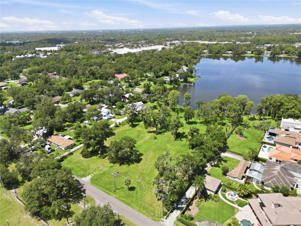 Photo of 13414 N Lincoln Avenue, Tampa, FL 33618 (MLS # TB8540420)