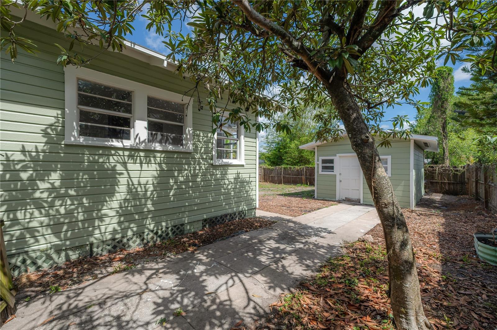 MEADOWBROOK - Residential