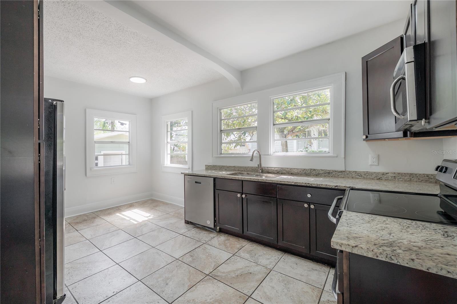MEADOWBROOK - Residential