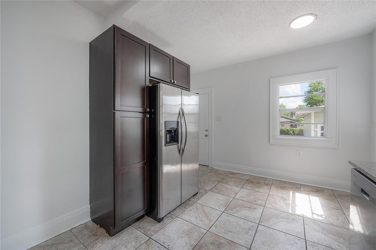 MEADOWBROOK - Residential