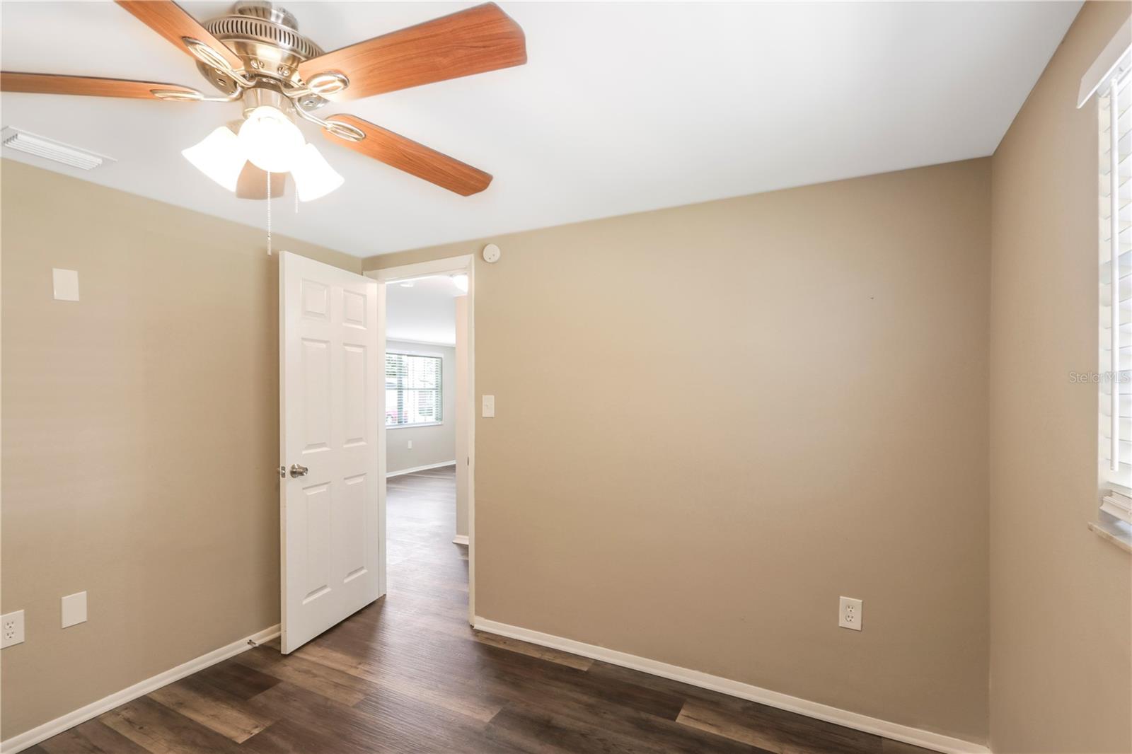 REGENCY PARK - Residential Lease