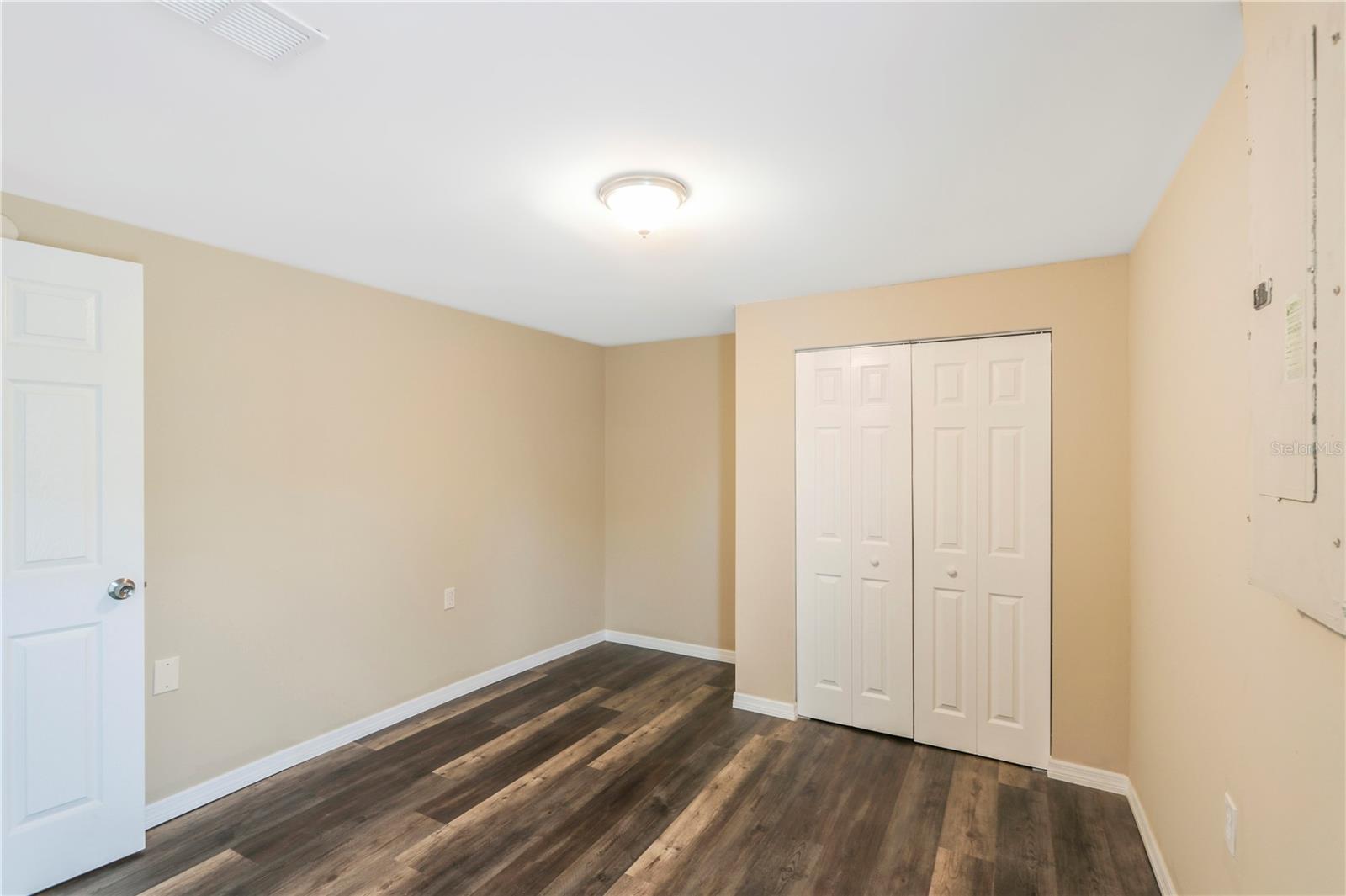 REGENCY PARK - Residential Lease