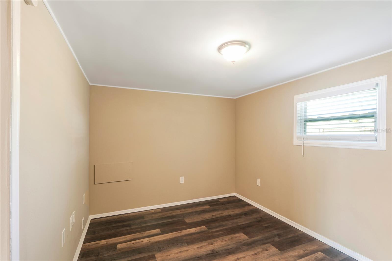 REGENCY PARK - Residential Lease