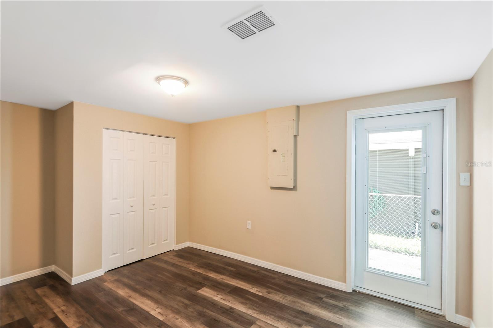 REGENCY PARK - Residential Lease