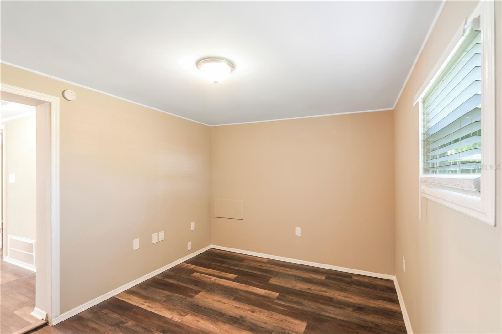 REGENCY PARK - Residential Lease