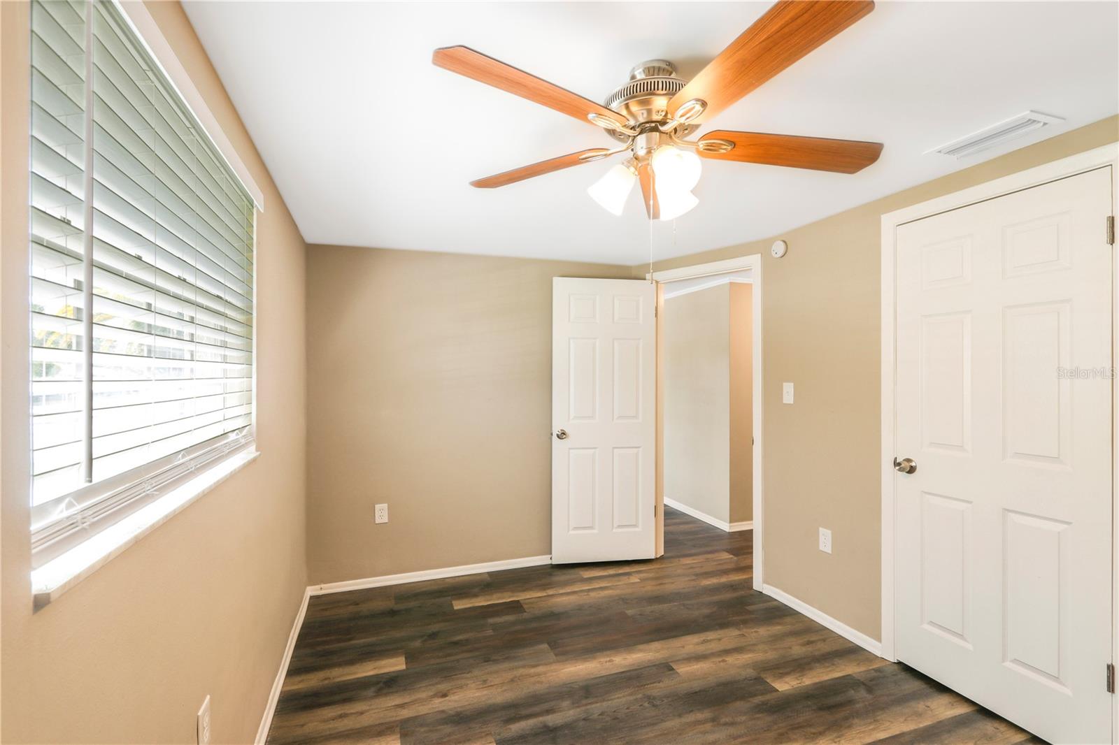 REGENCY PARK - Residential Lease