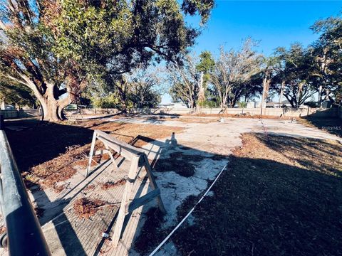 102-104 DOMINO DRIVE S RUSKIN FL 33570