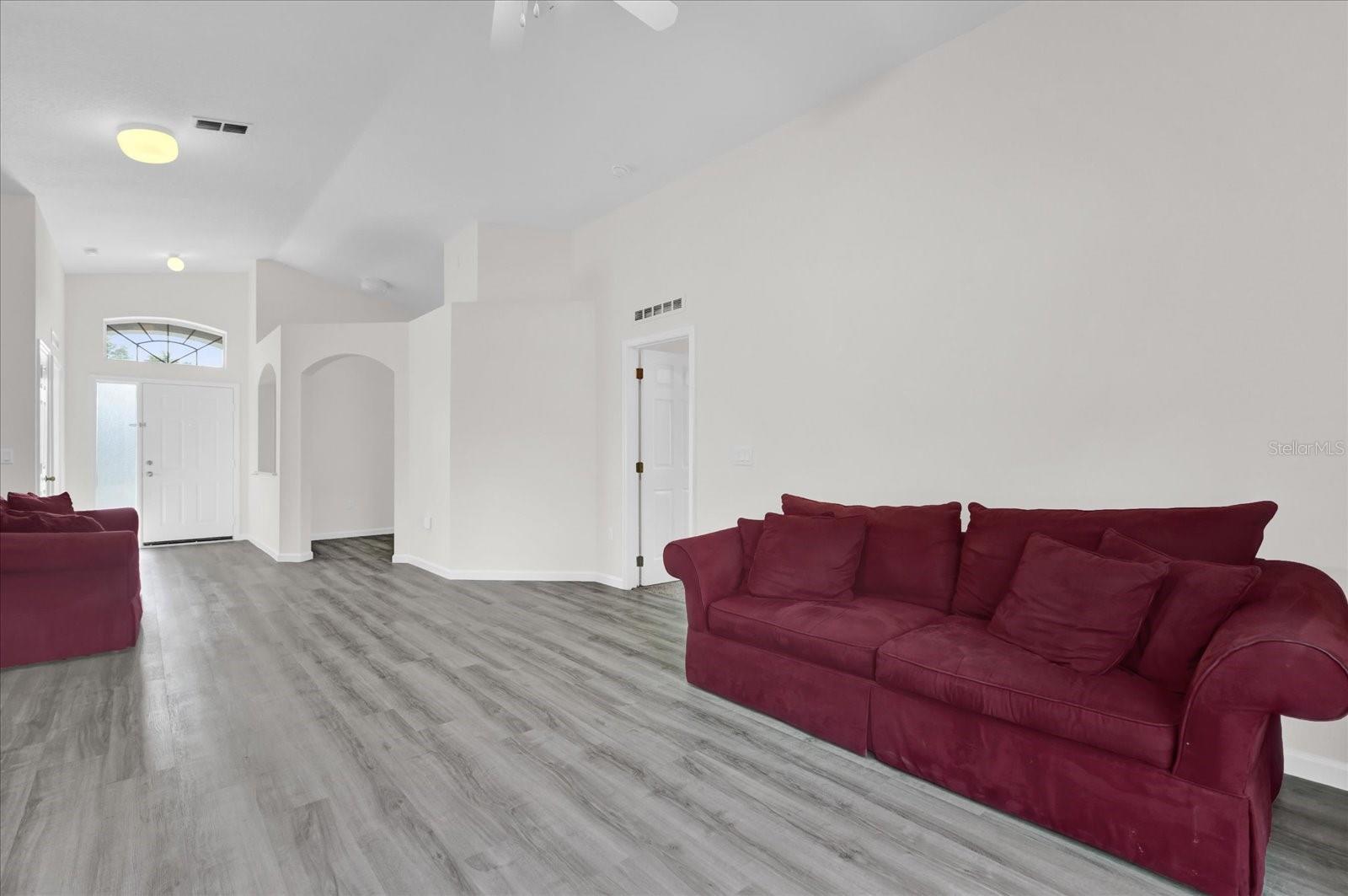 11172 PINEWOOD COVE LANE